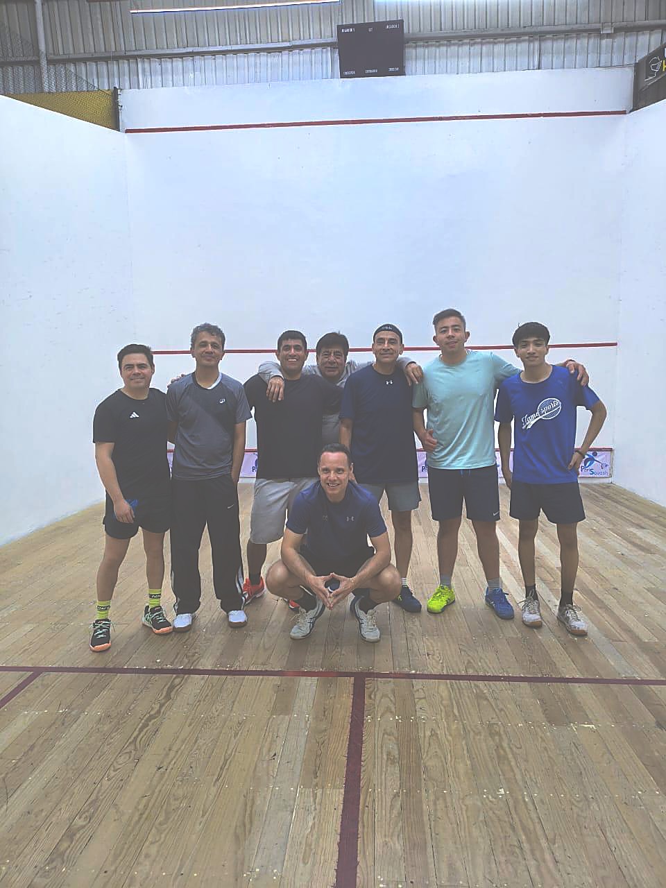 Jugadores de PeriSquash listos para las retadoras